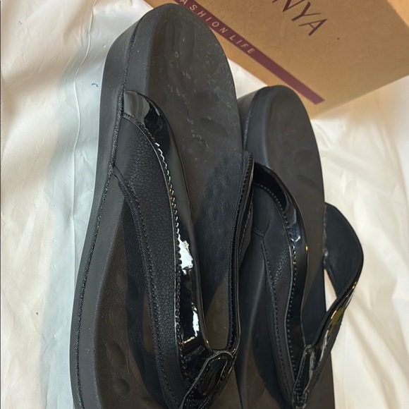 MEGNYA Black Women's Sandals - Picture 4 of 9